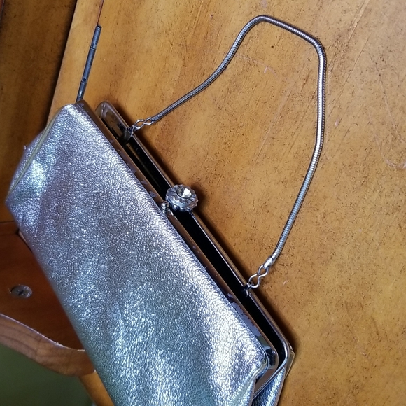 Silver Purse - Picture 11 of 16